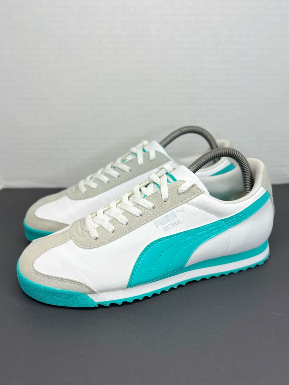 Puma Roma Classic Lifestyle Womens Sneakers Sz 6.5 White/Turq Excellent Shape!